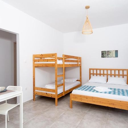 Avli Apartments Pyrgadikia Esterno foto