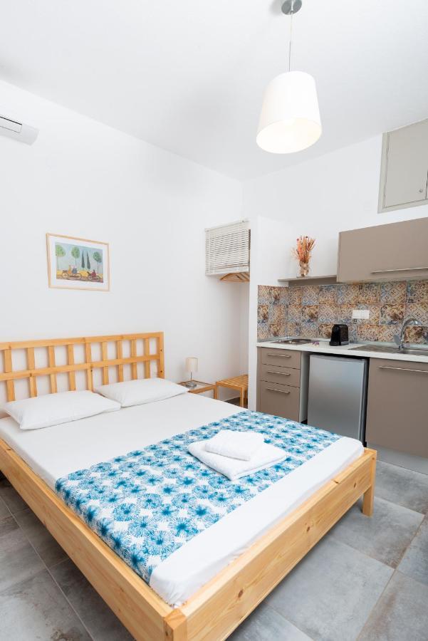Avli Apartments Pyrgadikia Esterno foto