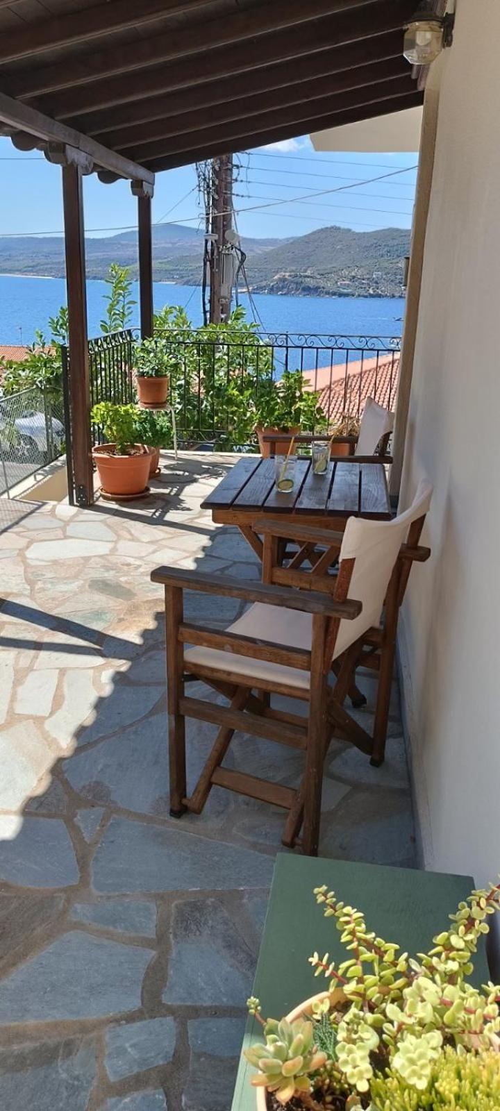 Avli Apartments Pyrgadikia Esterno foto