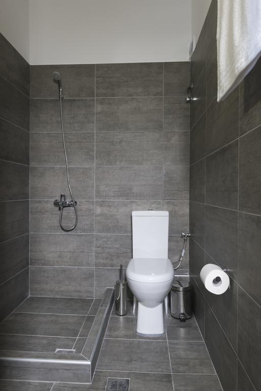 Avli Apartments Pyrgadikia Esterno foto